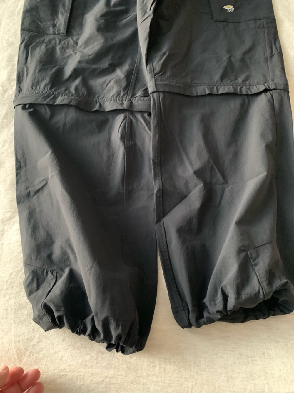 Mountain Hardwear Women's Yuma Convertible Cargo Pants black size 14 for hiking - Picture 15 of 15